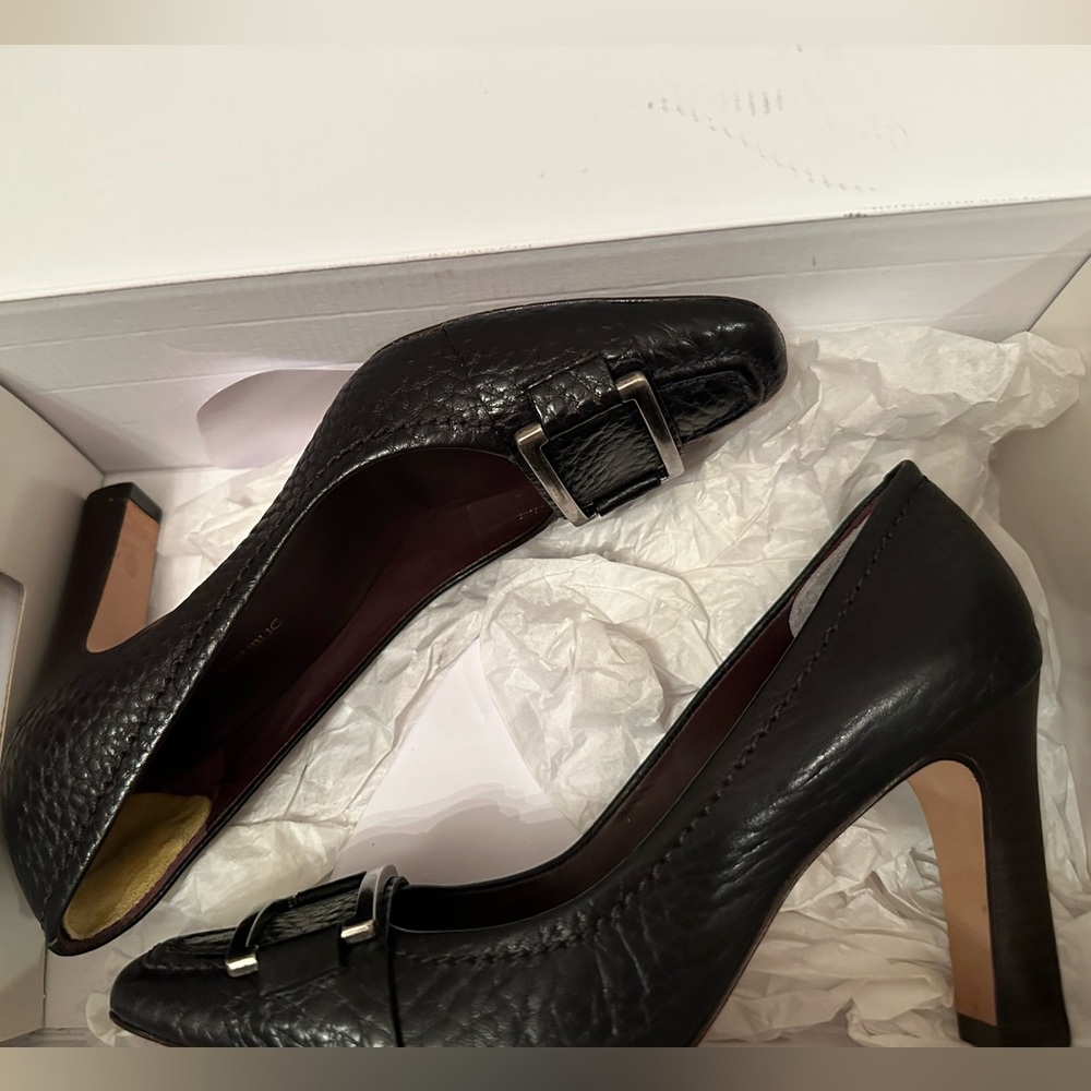 Banana Republic High heel dress shoe